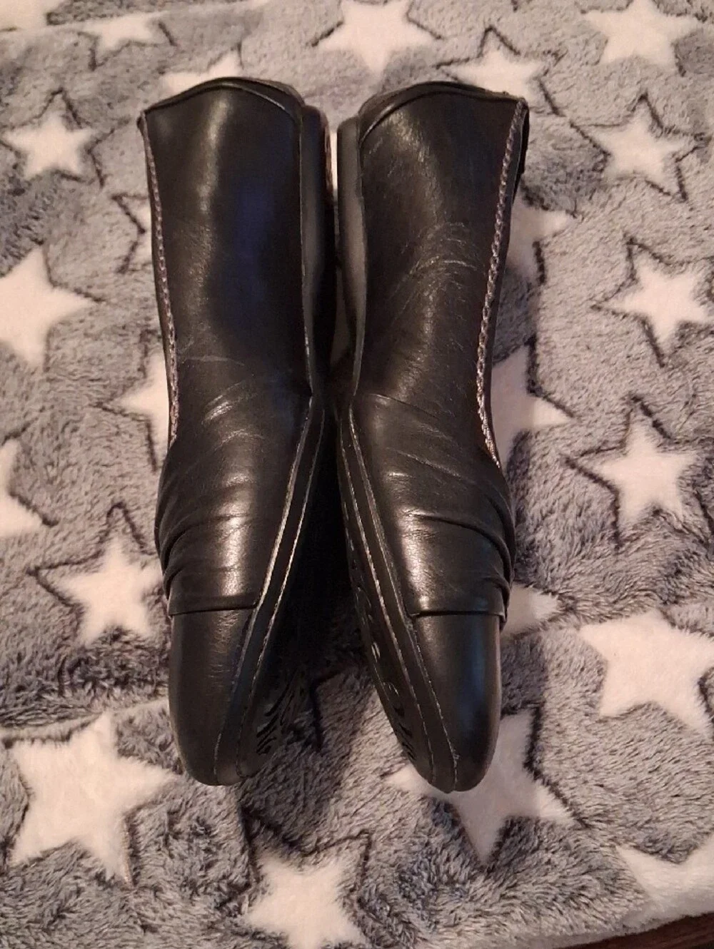 Clarks Black Leather Pleated Flats Pre Owned Size 11 M